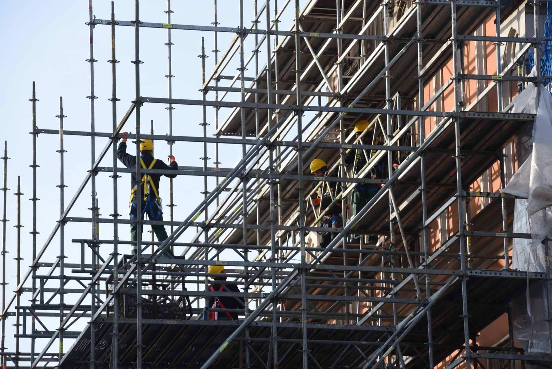 Meister-Job: Dein Gerüstbauer in der Nähe für Fassadenarbeiten
